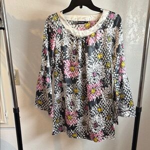 Multicolored floral blouse with crew neck and 3/4 sleeves